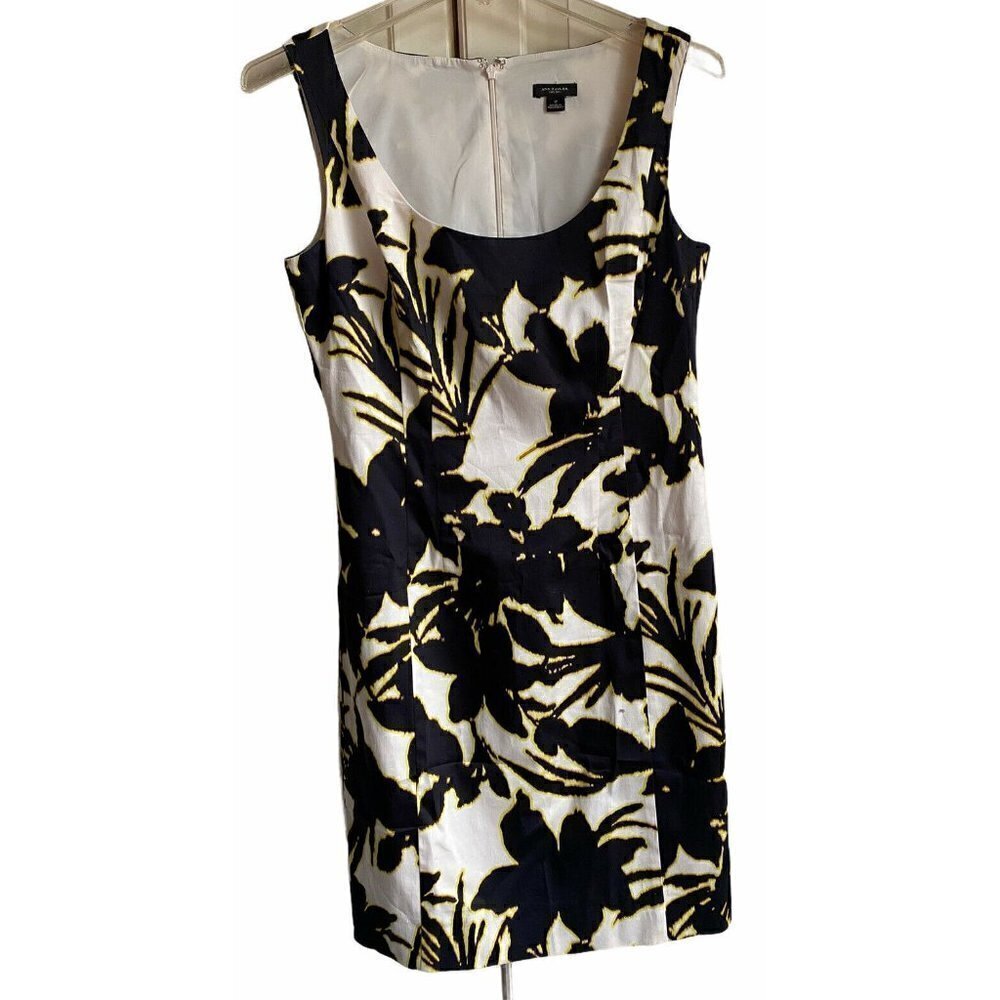 Ann Taylor Size 2 Black Floral Lined Shift Dress